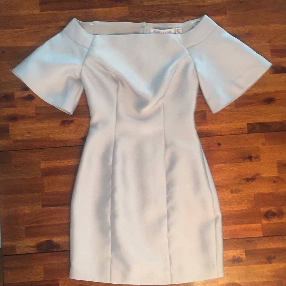 Keepsake stand still dress pale grey/silver XS 🤍